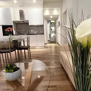 Casa Mia Metro A 100mt Appartement